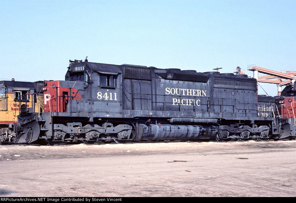 Southern Pacific SD40 #8411